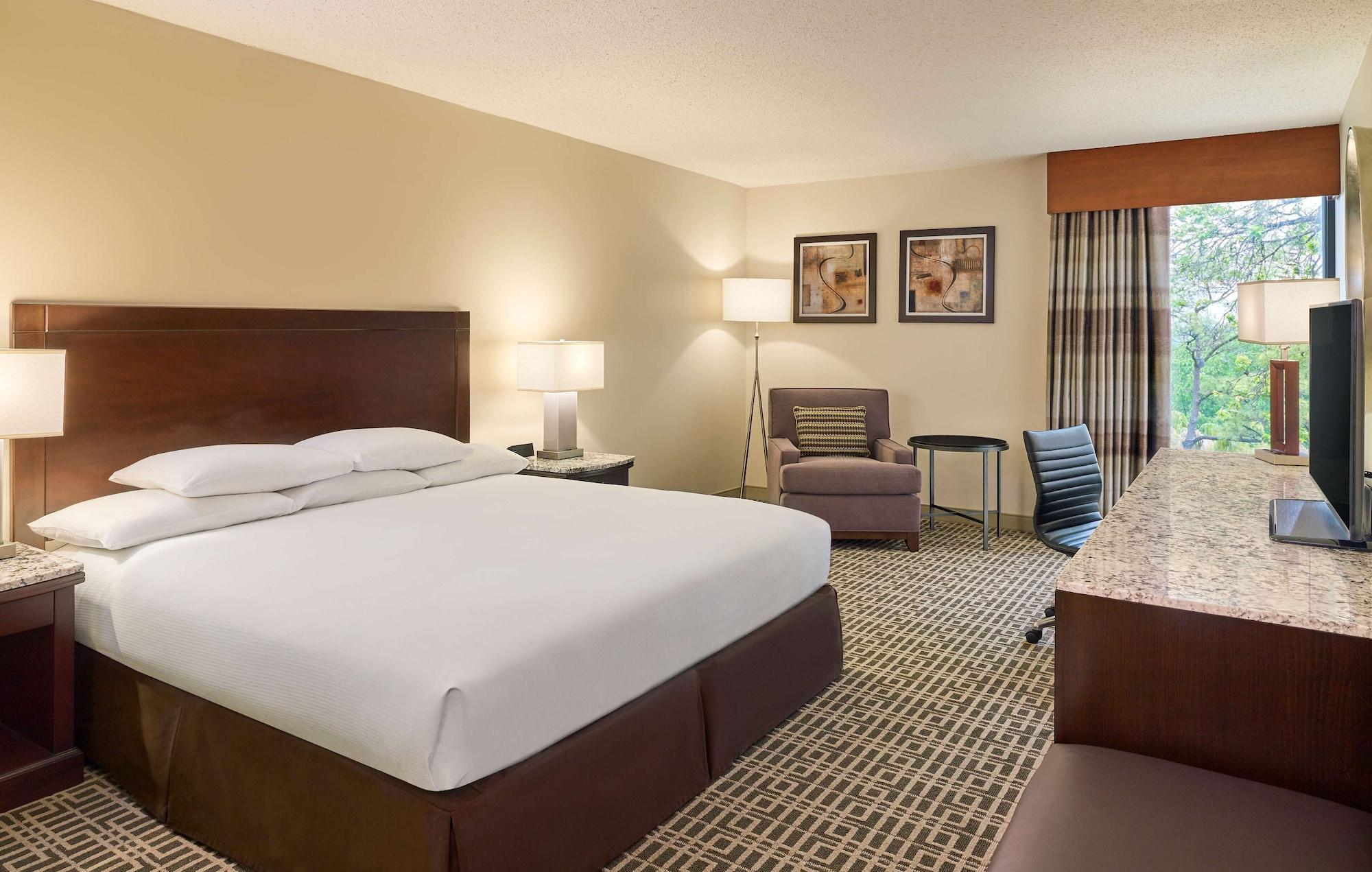 Doubletree By Hilton Houston Intercontinental Airport Hotel Bagian luar foto
