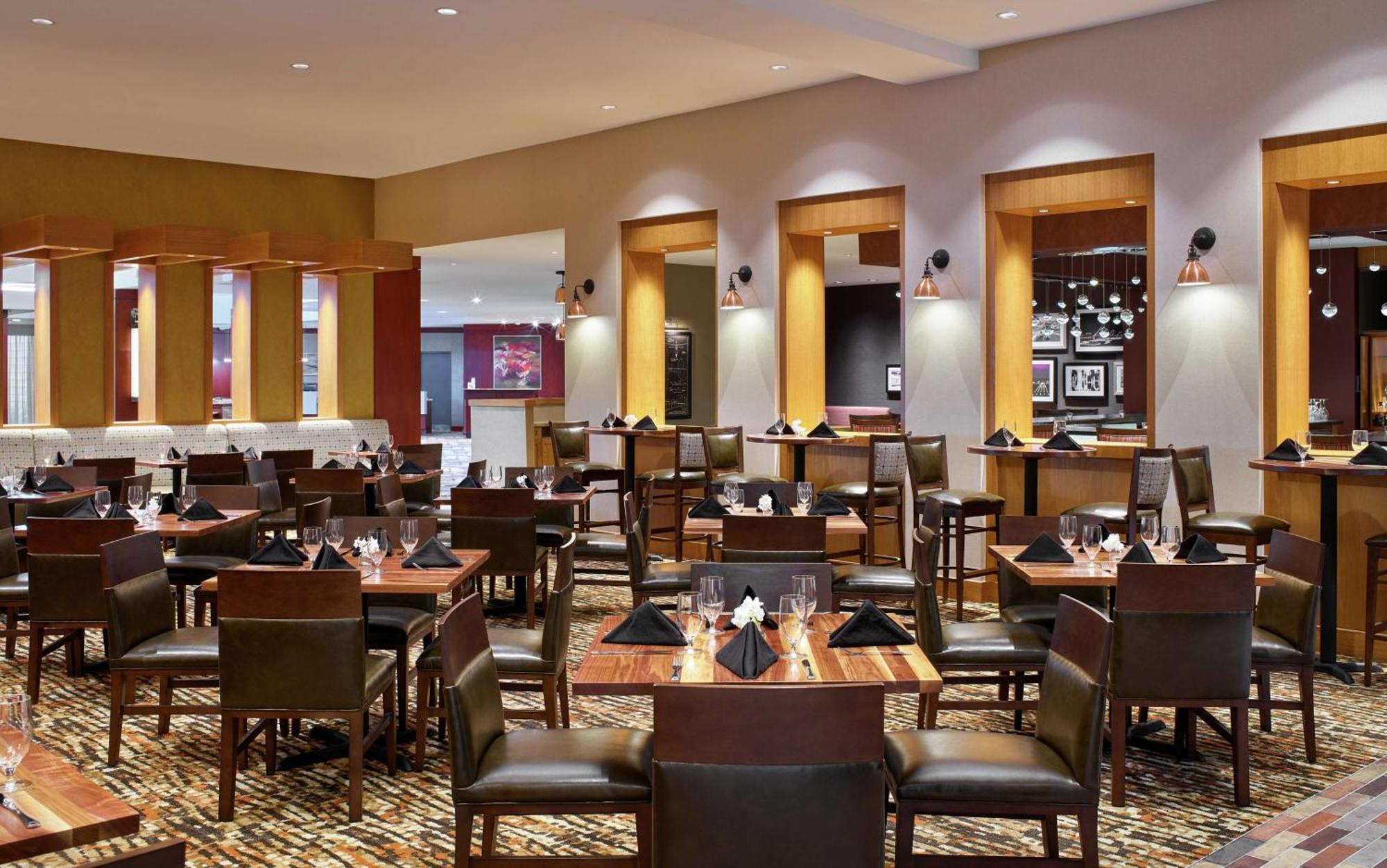Doubletree By Hilton Houston Intercontinental Airport Hotel Bagian luar foto