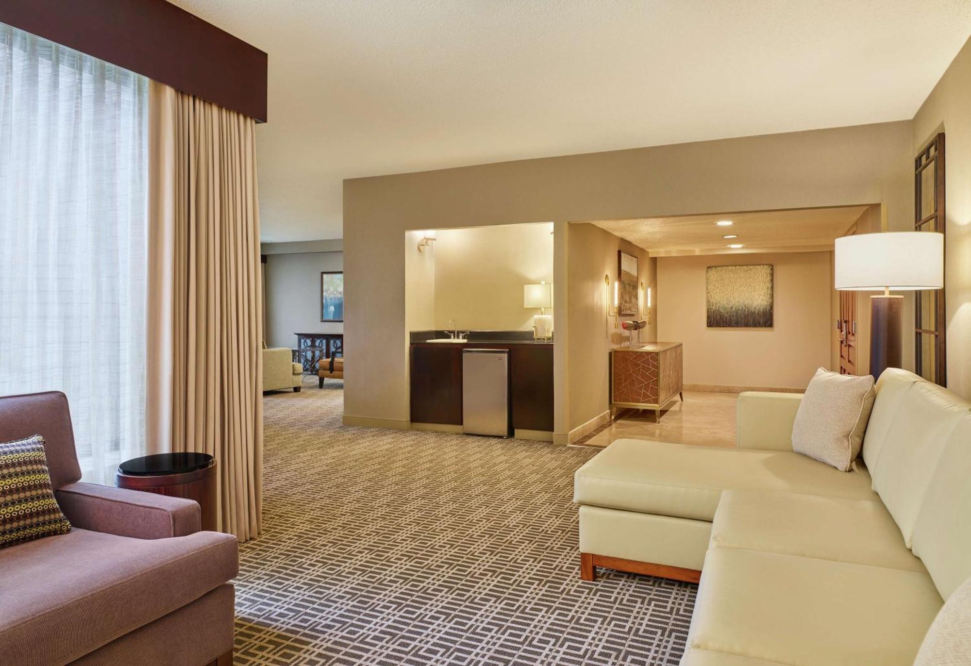 Doubletree By Hilton Houston Intercontinental Airport Hotel Bagian luar foto
